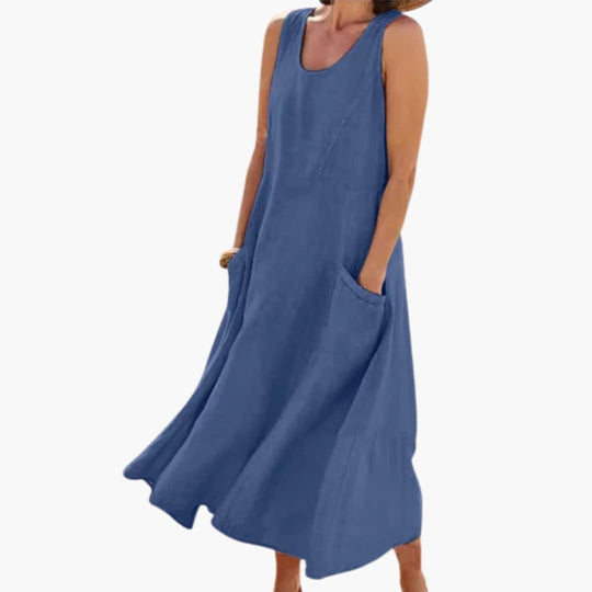 Women’s midi dress with scoop neckline and patch pockets
