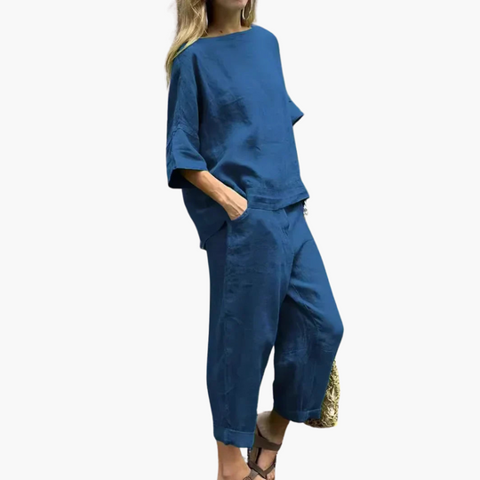 Women’s Two-Piece Set with Relaxed Top and Cropped Trousers