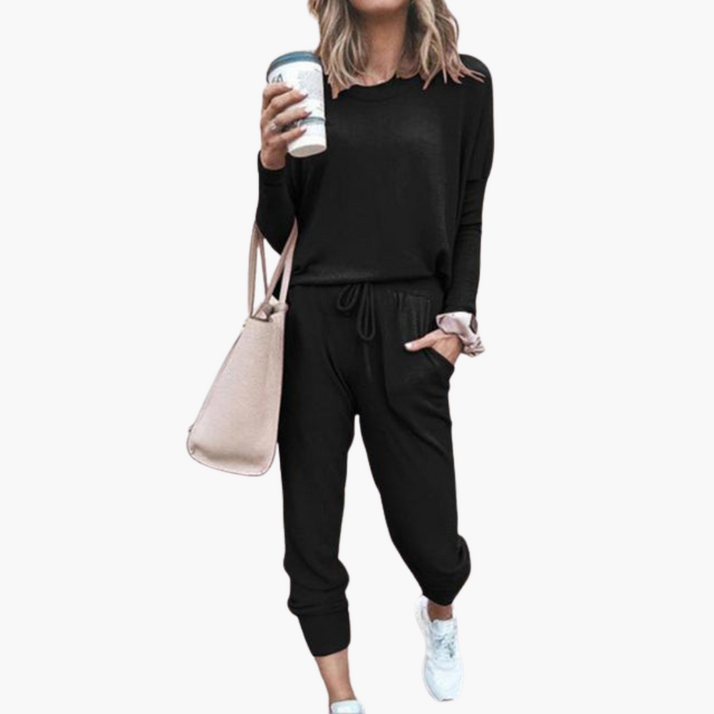 Women’s two-piece set with long sleeves and trousers