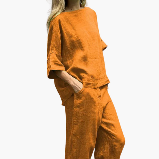 Women’s Two-Piece Set with Relaxed Top and Cropped Trousers