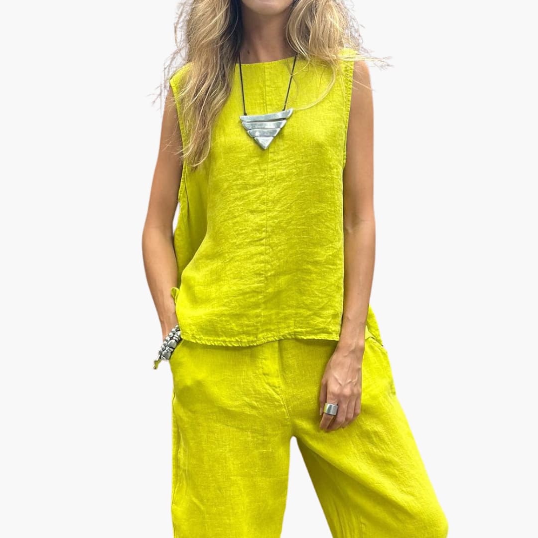 Women’s two-piece set with sleeveless top and trousers