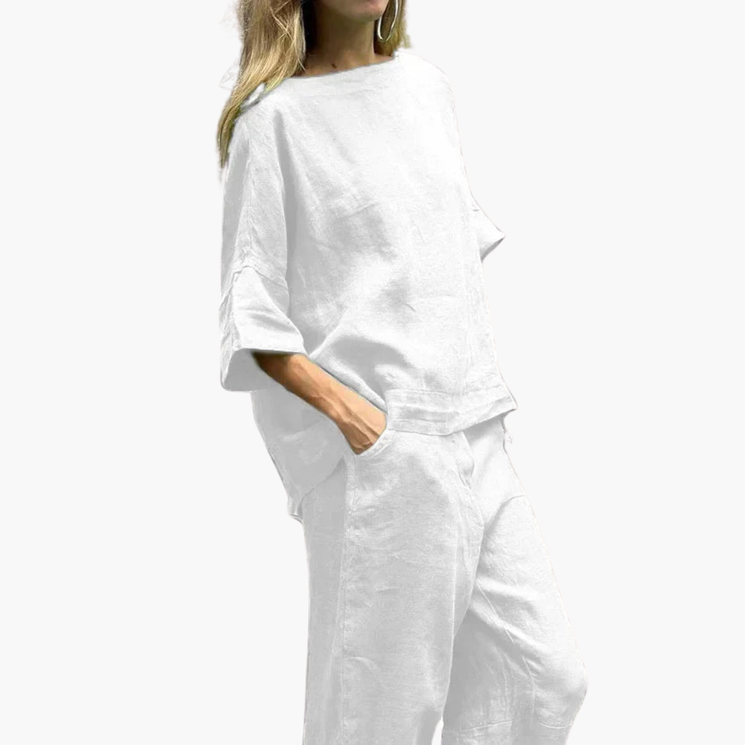 Women’s Two-Piece Set with Relaxed Top and Cropped Trousers